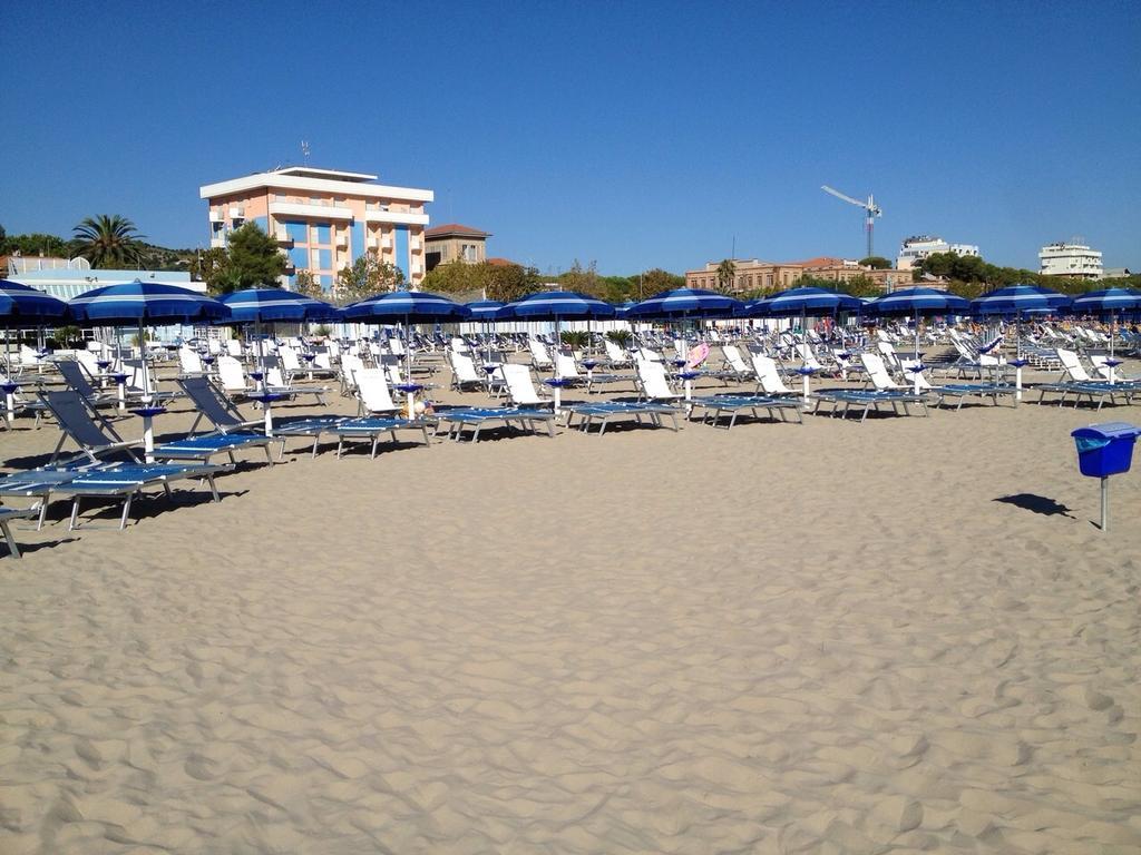 Residence Blumarine Giulianova Exterior foto
