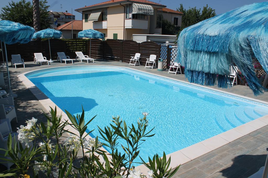Residence Blumarine Giulianova Exterior foto